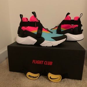 NEW Nike air huarache city
